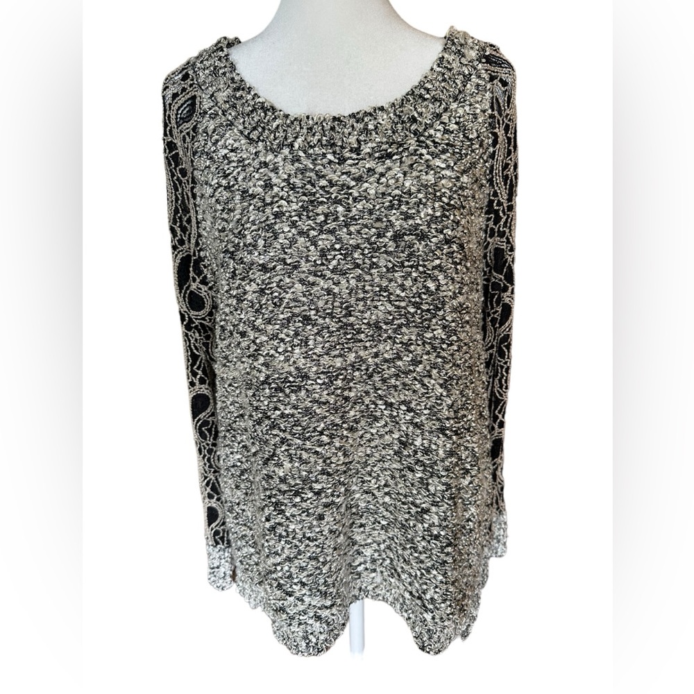 Anthropologie ESCIO lace sleeves gray sweater. Large